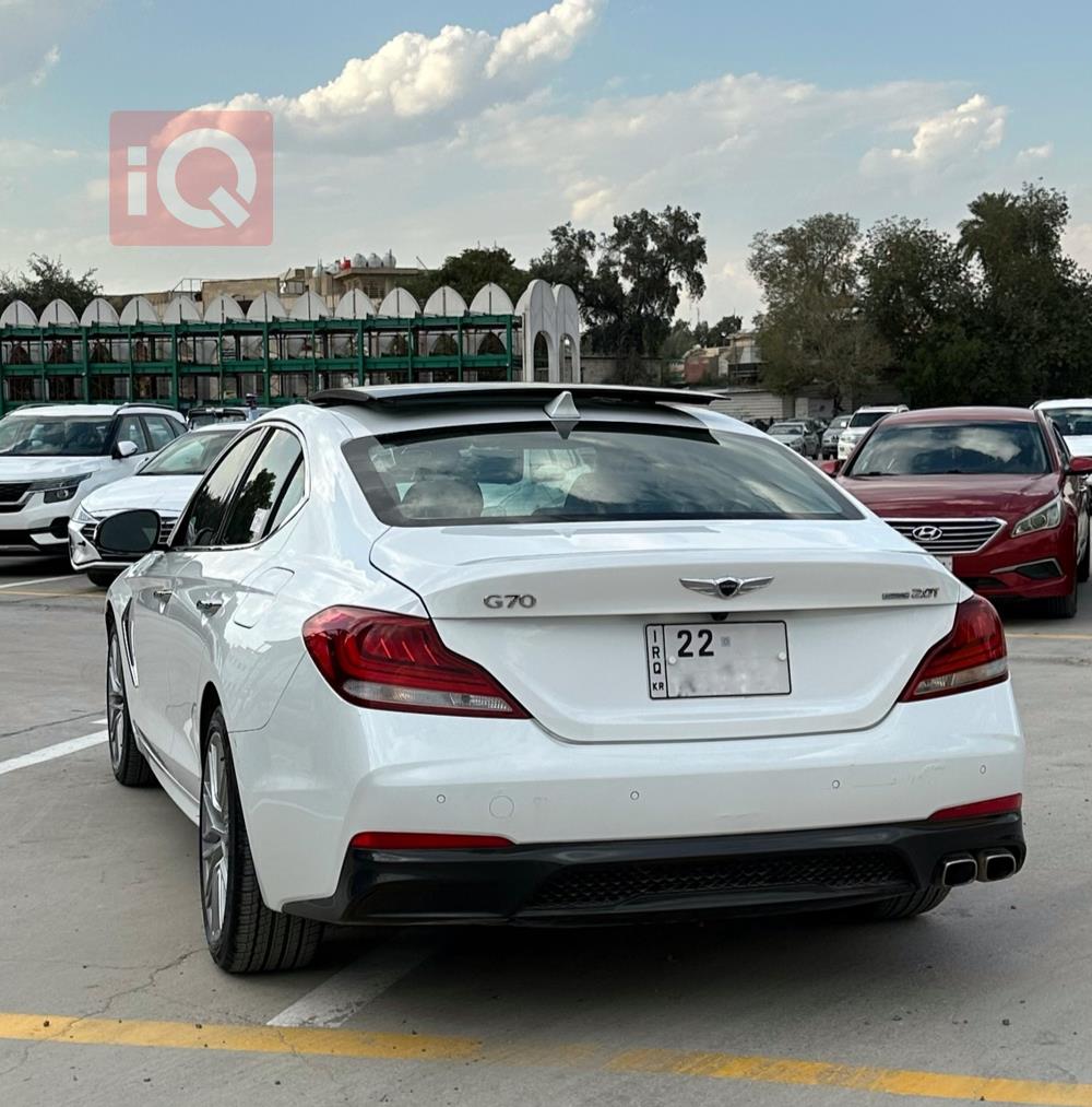 Genesis G70